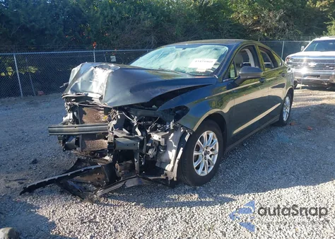 2015 Ford Fusion S z USA, uszkodzony, nr VIN 1FA6P0G75F5116563